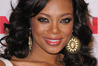 Tiffany-hines-smokey-makeup-side